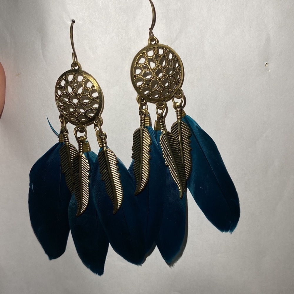 Dream catcher dangle earrings. Teal under light (see pictures) 4.5 inches size. - Picture 12 of 13